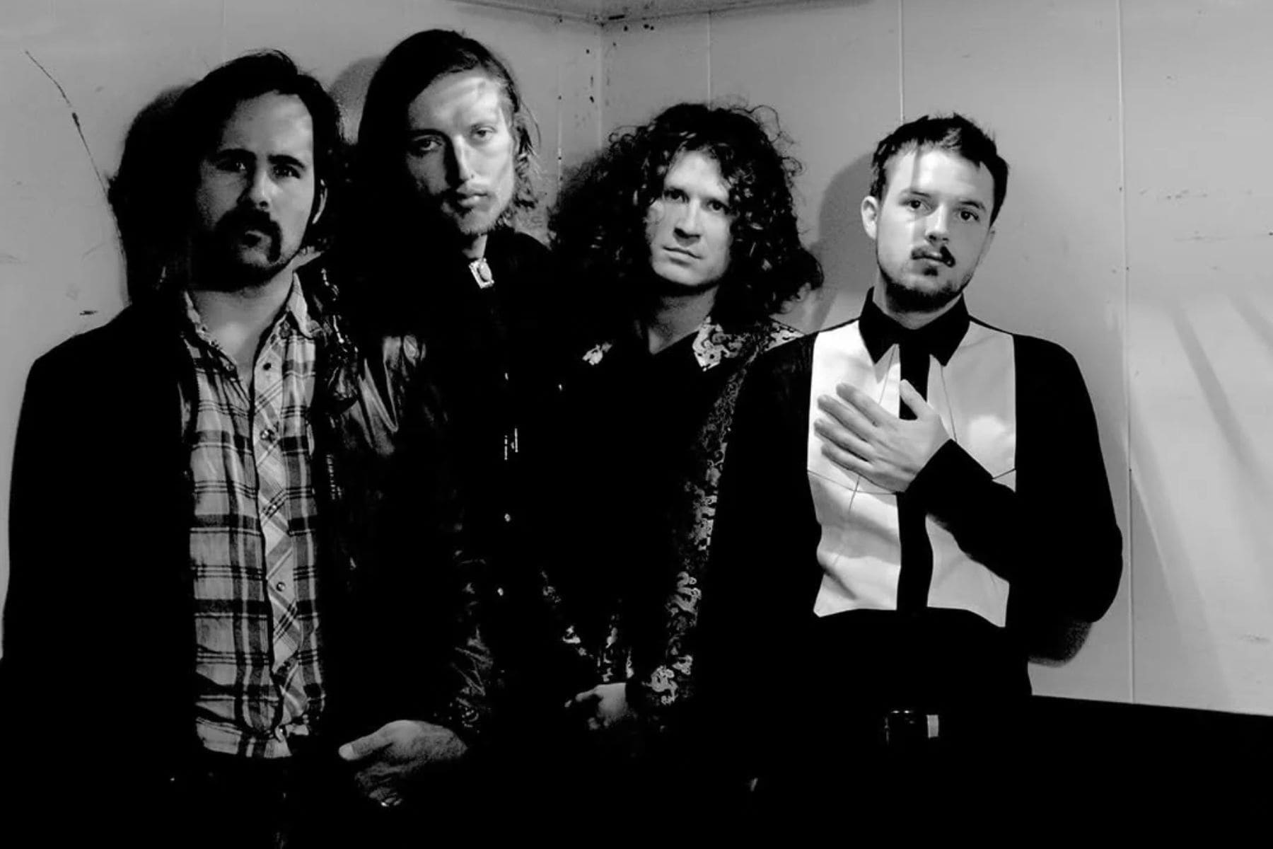 The Killers vestidos con estética del oeste durante la era del disco Sams Town