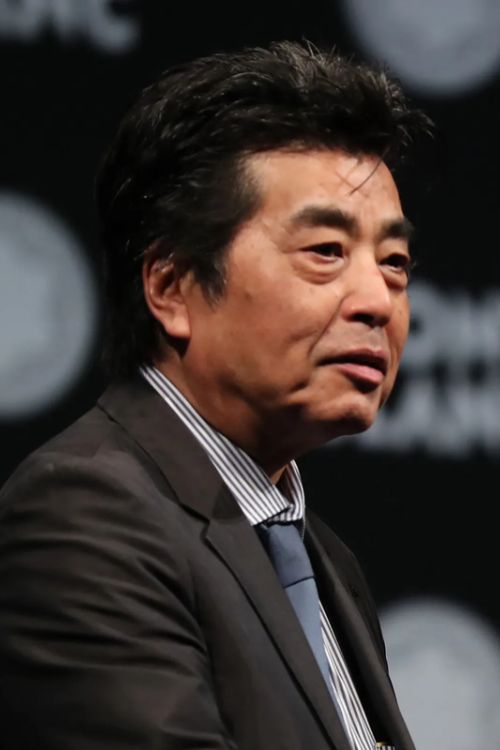 Retrato de archivo del escritor Ryu Murakami en Tokio.