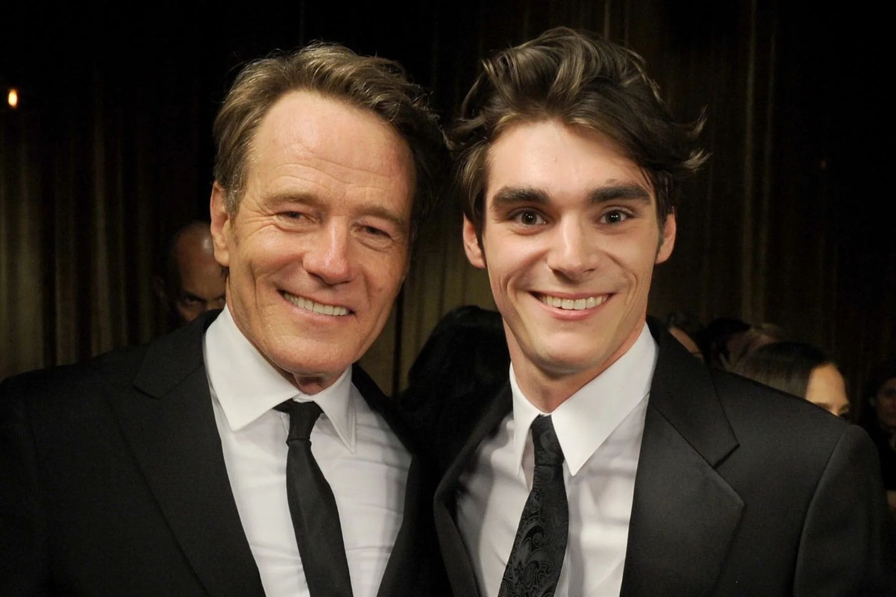 Bryan Cranston y RJ Mitte en una fotografia de archivo de la serie Breaking Bad