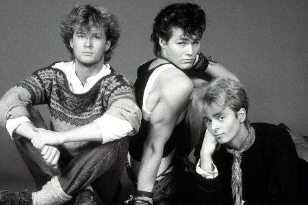 Morten Harket cantando en el videoclip animado de Take On Me de A-Ha.