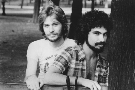 Daryl Hall y John Oates cantando juntos en el videoclip de You Make My Dreams